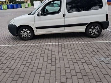 Авто Peugeot Partner 2007 № 8015340