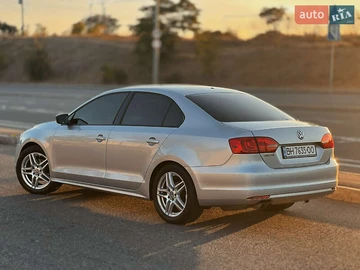 Авто Volkswagen Jetta 2012 № 8015677