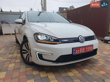 Авто Volkswagen E-Golf 2015 № 8015687