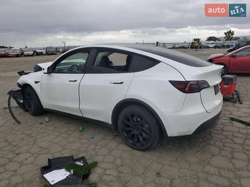 Авто Tesla Model Y 2023 № 8018938