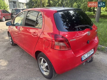 Авто Toyota Yaris 2007 № 8019069