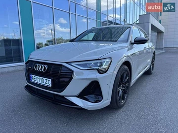 Авто Audi E-Tron 2020 № 8019171