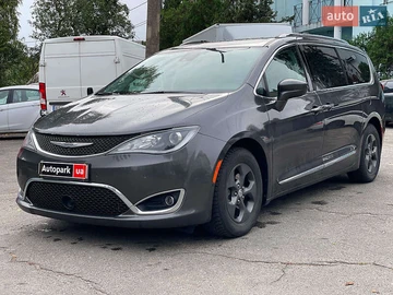 Авто Chrysler Pacifica 2017 № 8019796