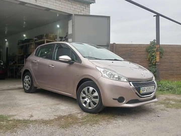 Авто Peugeot 208 2014 № 8020376