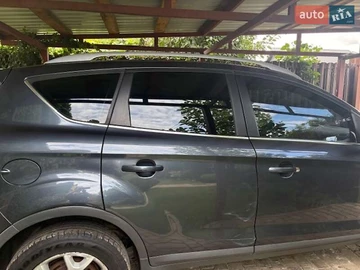 Авто Ford Kuga 2010 № 8020406