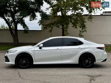 Авто Toyota Camry 2023 № 8020658