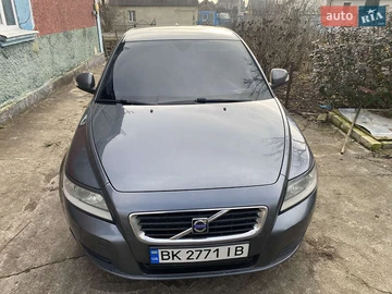 Авто Volvo V50 2010 № 8021148