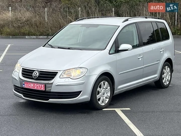 Авто Volkswagen Touran 2008 № 8022128