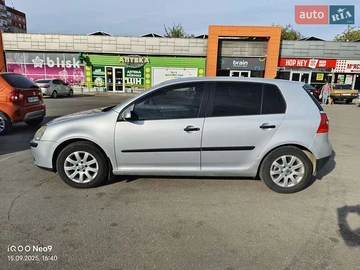 Авто Volkswagen Golf 2004 № 8023212