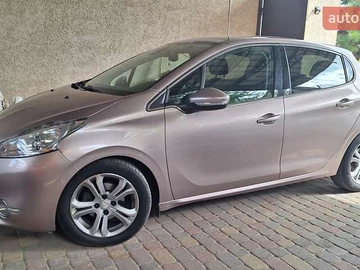 Авто Peugeot 208 2013 № 8023516
