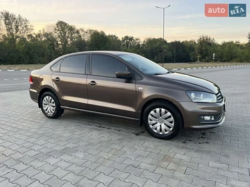 Авто Volkswagen Polo 2016 № 8023538