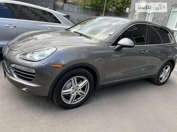 Авто Porsche Cayenne 2012 № 8023928