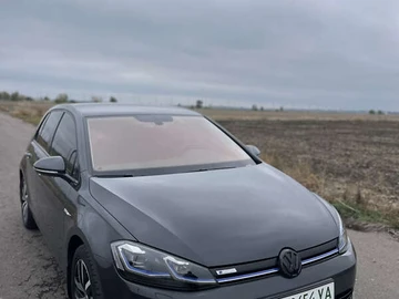 Авто Volkswagen E-Golf 2020 № 8024741
