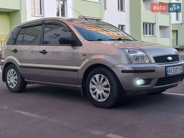 Авто Ford Fusion 2003 № 8025010