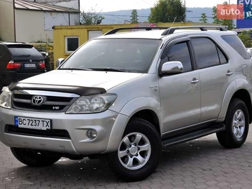 Авто Toyota Fortuner 2006 № 8025070