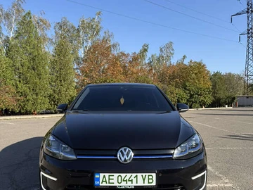 Авто Volkswagen E-Golf 2017 № 8025103