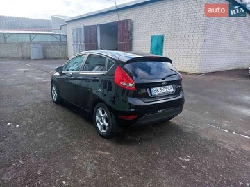 Авто Ford Fiesta 2011 № 8025495