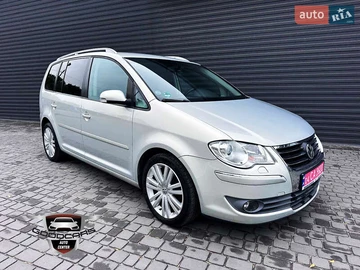 Авто Volkswagen Touran 2009 № 8025515
