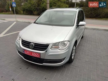 Авто Volkswagen Touran 2007 № 8026311