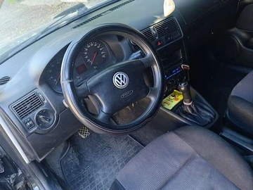 Авто Volkswagen Golf 2000 № 8026976
