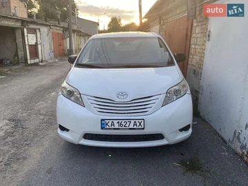 Авто Toyota Sienna 2010 № 8027522