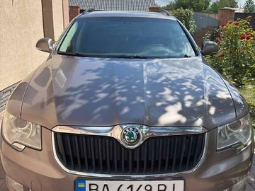 Авто Skoda Superb 2012 № 8030003