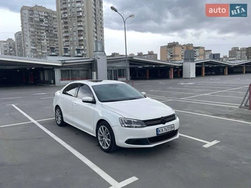 Авто Volkswagen Jetta 2012 № 8030025