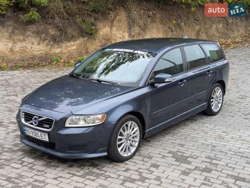 Авто Volvo V50 2010 № 8030678
