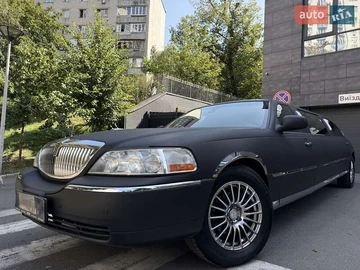 Авто Lincoln Town Car 2003 № 8030917