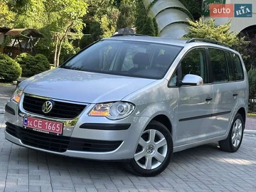 Авто Volkswagen Touran 2007 № 8032503