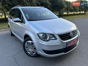 Авто Volkswagen Touran 2010 № 8032566