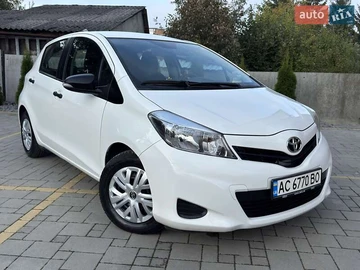 Авто Toyota Yaris 2012 № 8033565