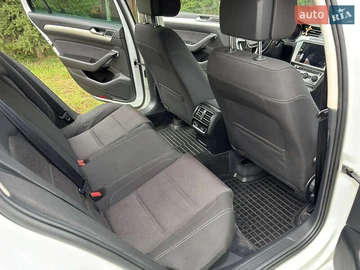 Авто Volkswagen Passat 2017 № 8034078