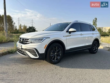 Авто Volkswagen Tiguan 2023 № 8034183