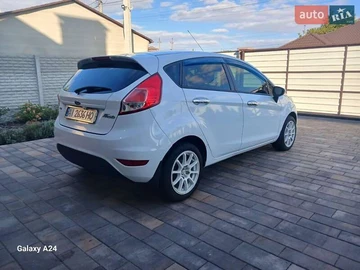 Авто Ford Fiesta 2013 № 8035321
