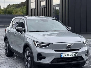 Авто Volvo Xc40 2024 № 8035456