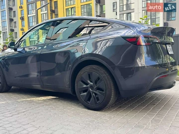 Авто Tesla Model Y 2024 № 8036438