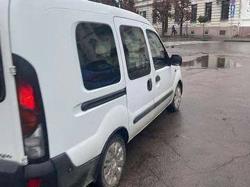 Авто Renault Kangoo 2000 № 8036630