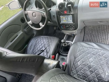 Авто Chevrolet Aveo 2005 № 8037591