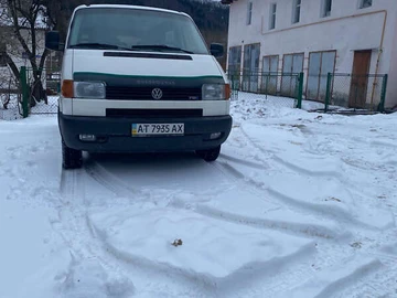 Авто Volkswagen Transporter 2000 № 8039121