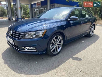 Авто Volkswagen Passat 2018 № 8040349