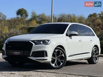 Авто Audi Q7 2021 № 8040381