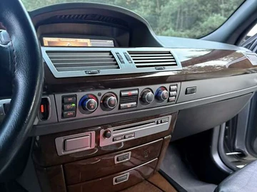 Авто BMW 7 Series 2006 № 8040690