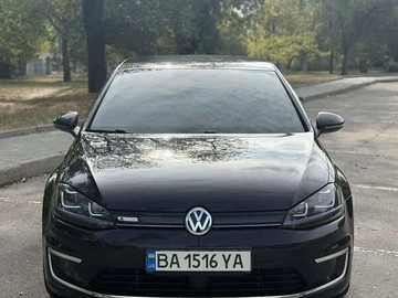 Авто Volkswagen E-Golf 2015 № 8040698
