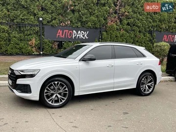 Авто Audi Q8 2020 № 8041045