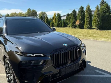 Авто BMW X7 2023 № 8041859