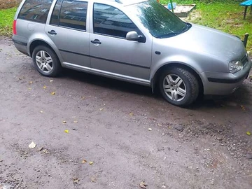 Авто Volkswagen Golf 2001 № 8041903