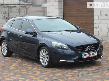 Авто Volvo V40 2015 № 8042459