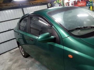 Авто Chevrolet Aveo 2005 № 8042933