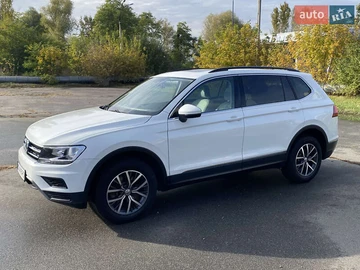 Авто Volkswagen Tiguan 2020 № 8043727